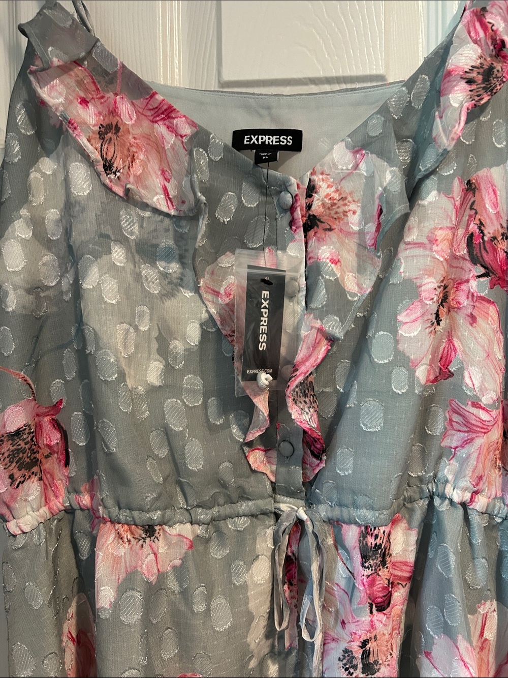 Express Gray Floral Ruffle Tie-Front Cami - Picture 2 of 3